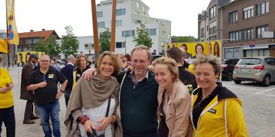 De gele campagnegolf in Ekeren