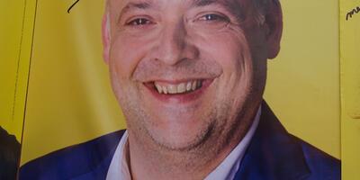 De gele campagnegolf in Ekeren