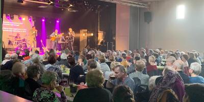 seniorenfeest met Günther Neefs en de Lou Romanband