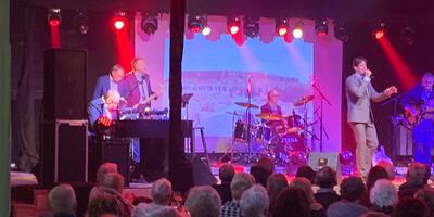 seniorenfeest met Günther Neefs en de Lou Romanband